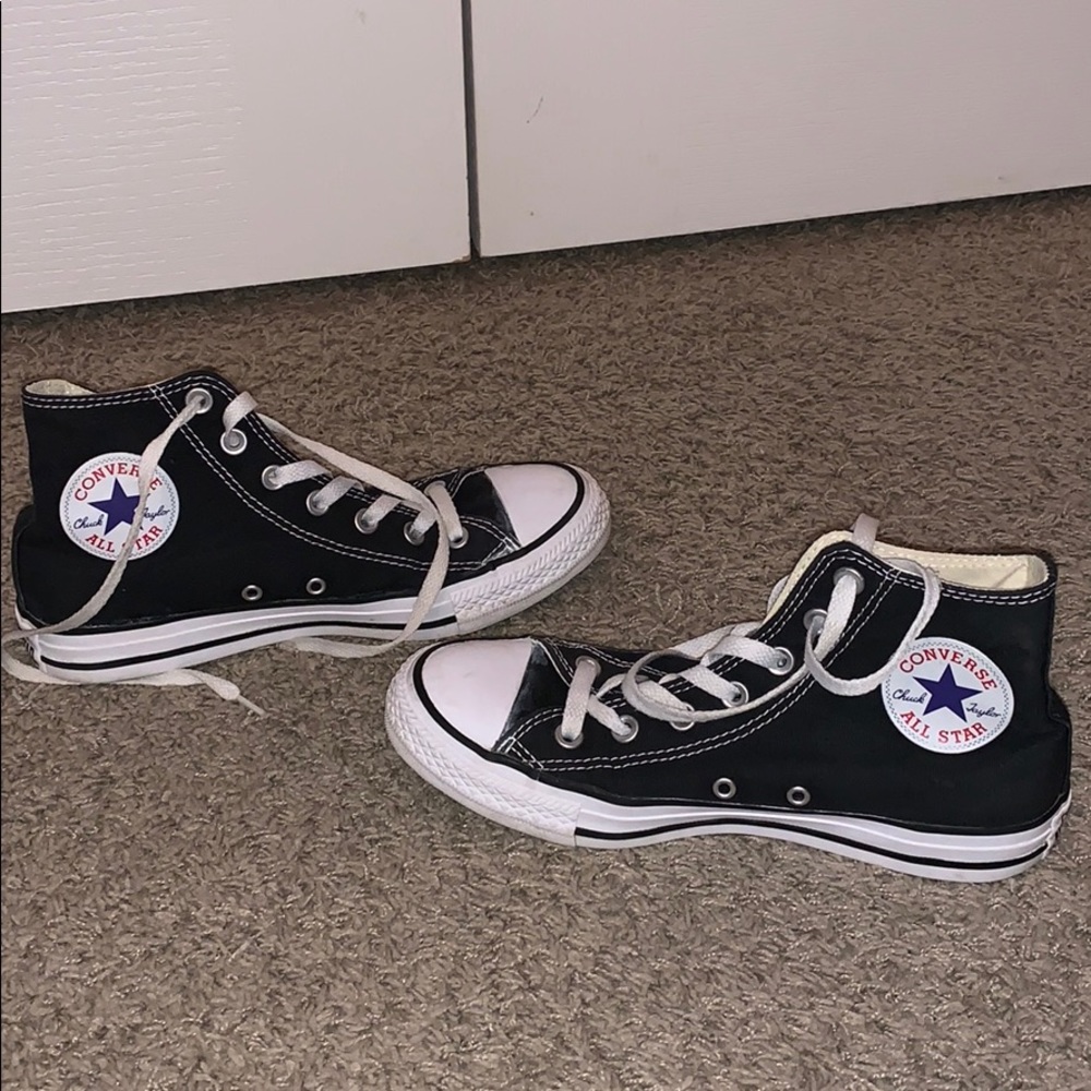 Unisex converse 7.5 women’s and 5.5 men’s